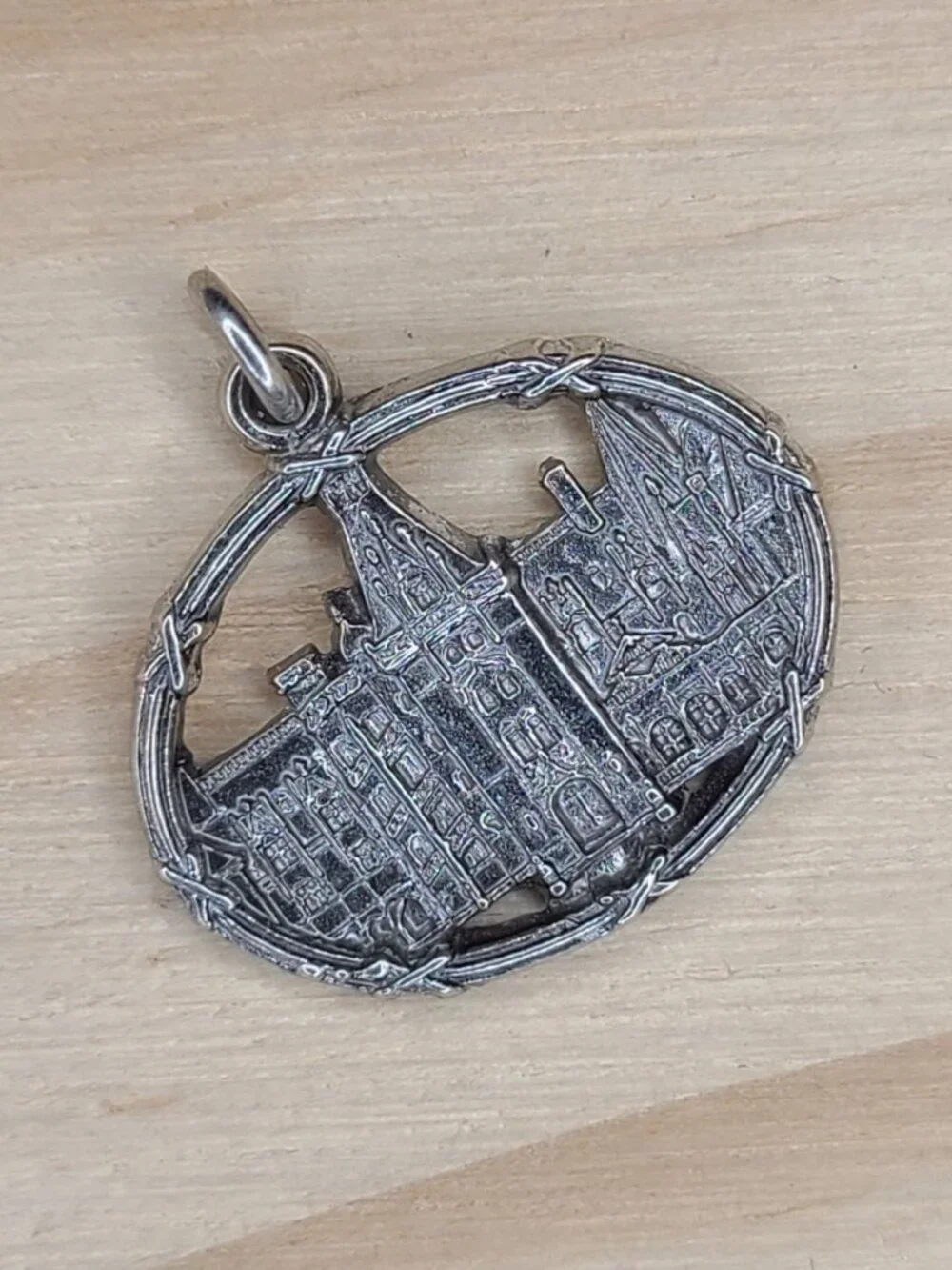 Vintage Sterling Silver Biltmore Estate Oval Pendant Charm Asheville NC .75" - Picture 2 of 8